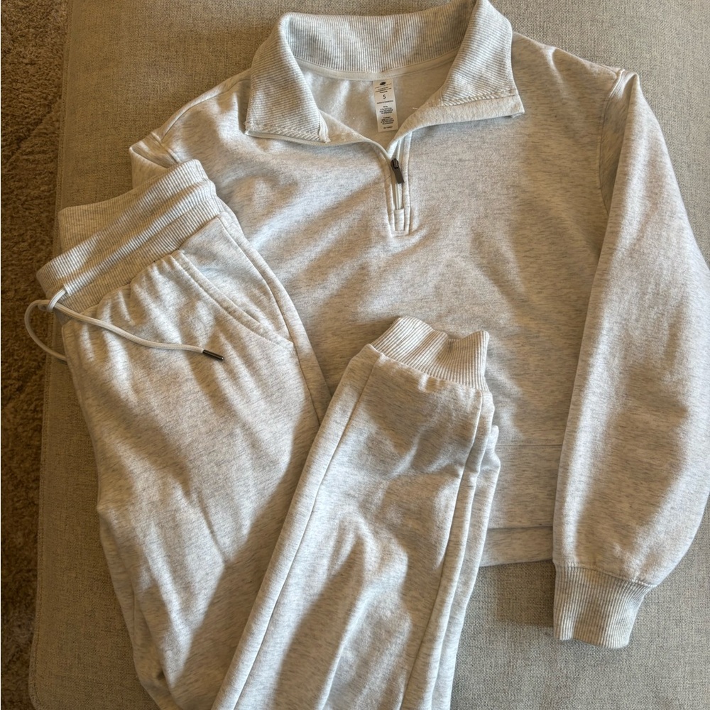 Women’s Gray Half-Zip Sweater set